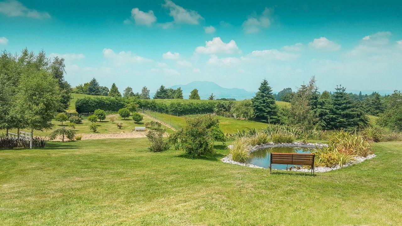 Mountviews Glamping- Retro Caravan Getaway Taupo Exterior foto